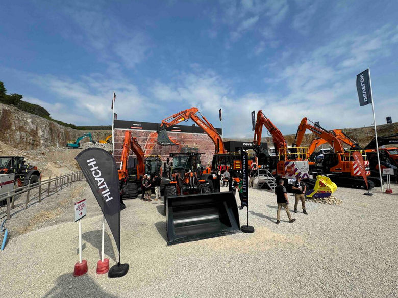Hillhead exhibition:4-3
